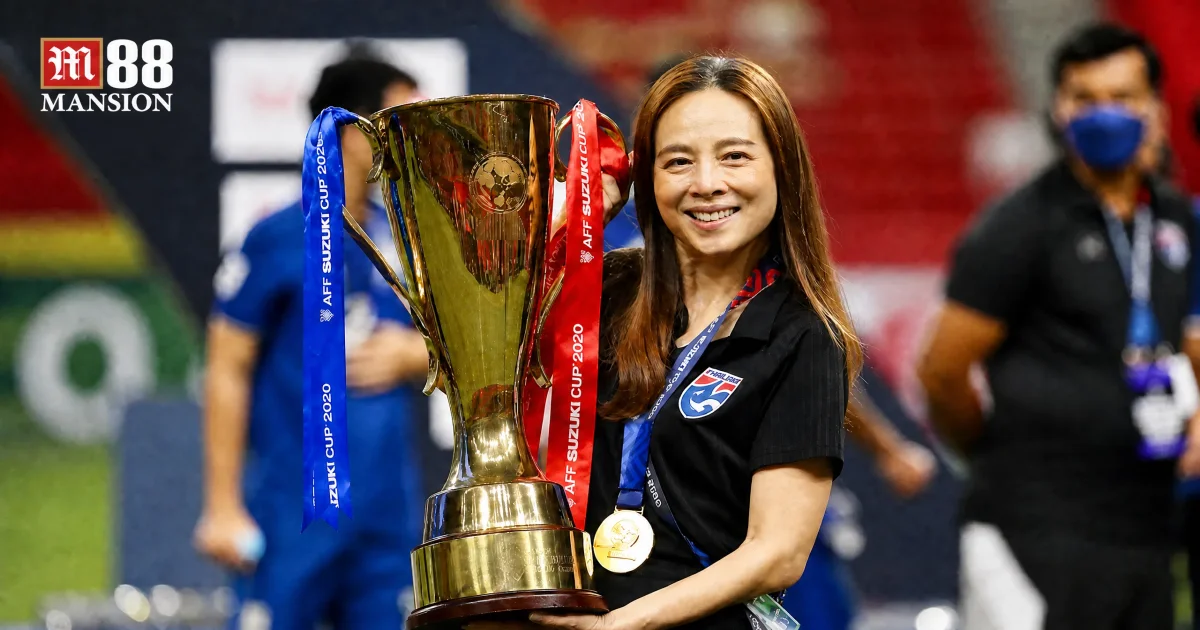 มาดามแป้งเปรียบทีมชาติไทยเป็น “สเต๊กชิ้นอร่อย” หลังจีน–ทาจิกิสถานรุมเชิญลับแข้งช่วงฟีฟ่าเดย์